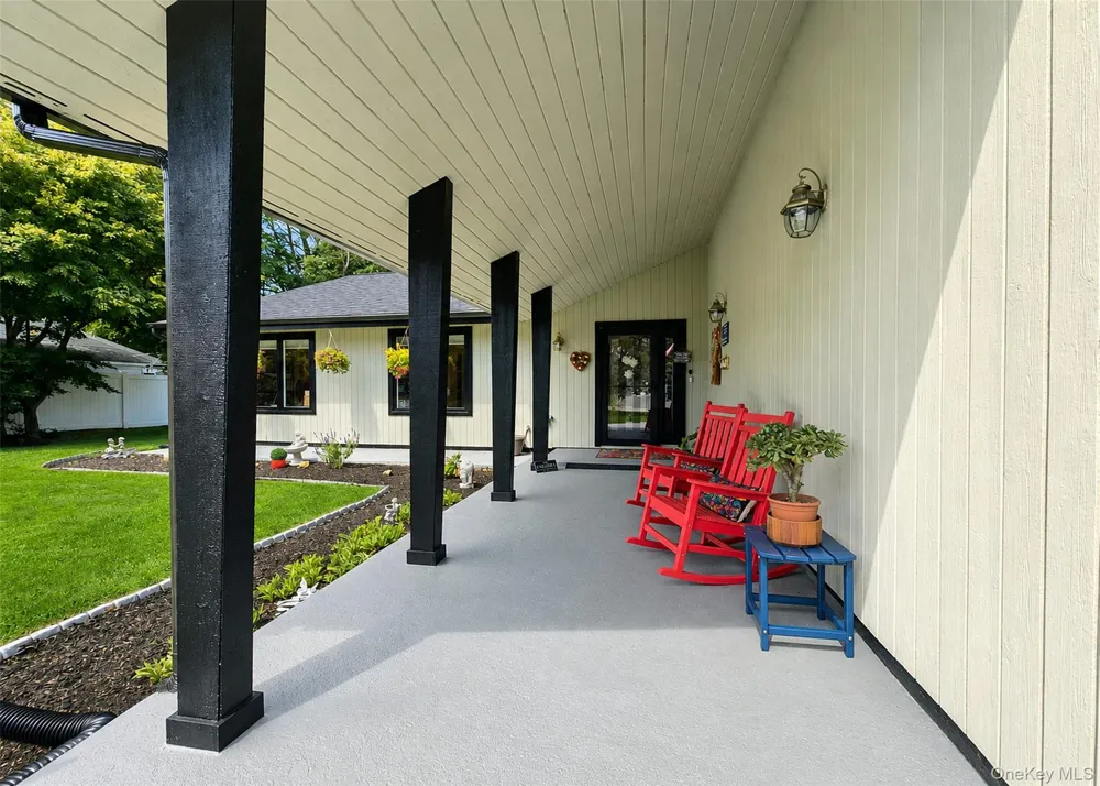 3 Stratford Road Miller Place, NY 11764