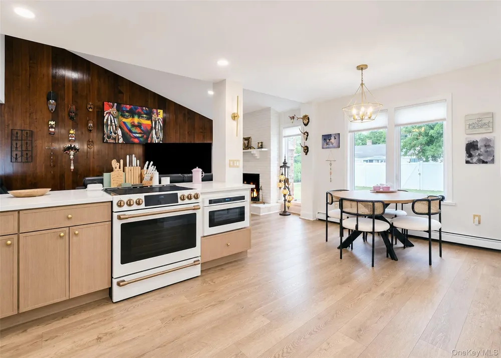 3 Stratford Road Miller Place, NY 11764