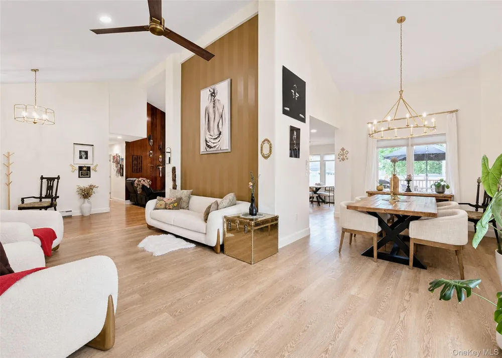3 Stratford Road Miller Place, NY 11764