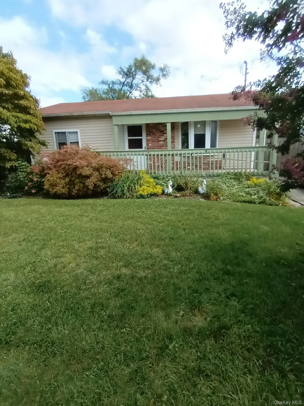 998 Bowling Green Drive Westbury, NY 11590