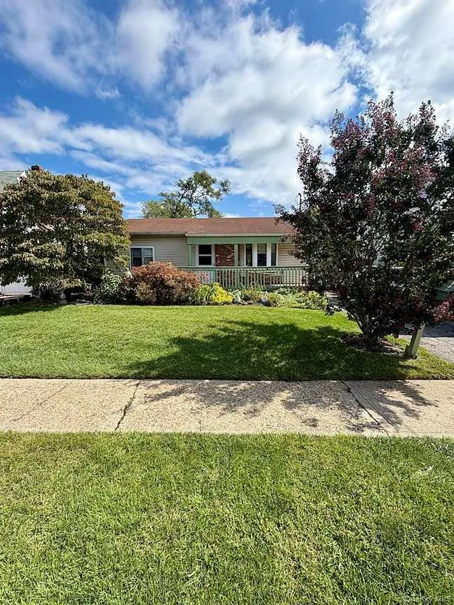 998 Bowling Green Drive Westbury, NY 11590