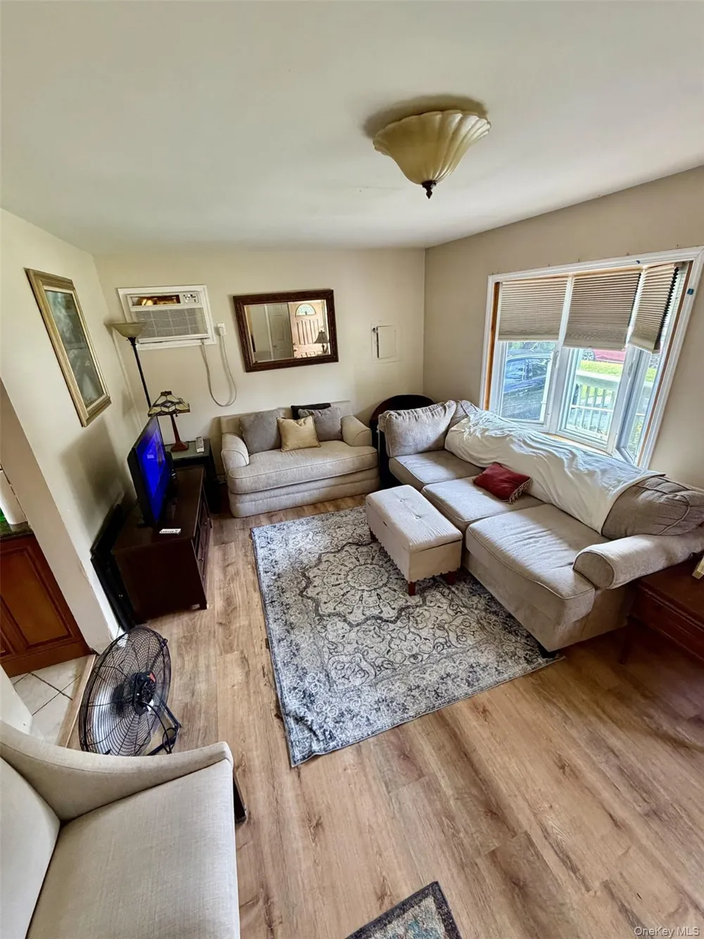 998 Bowling Green Drive Westbury, NY 11590