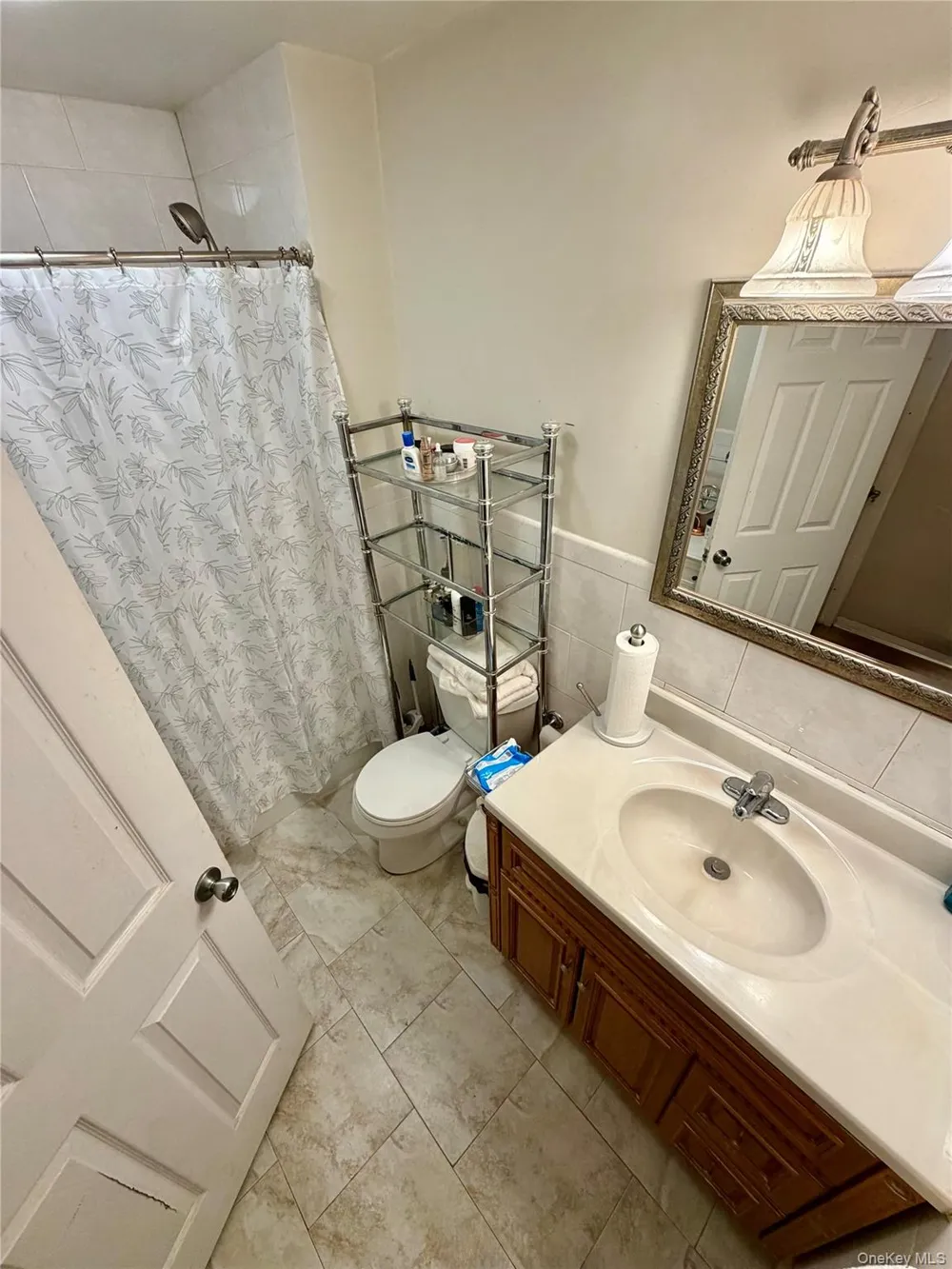 998 Bowling Green Drive Westbury, NY 11590