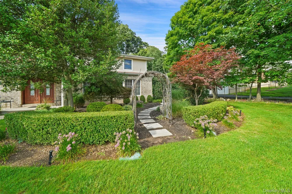 6 Orchard Hill Drive Monsey, NY 10952