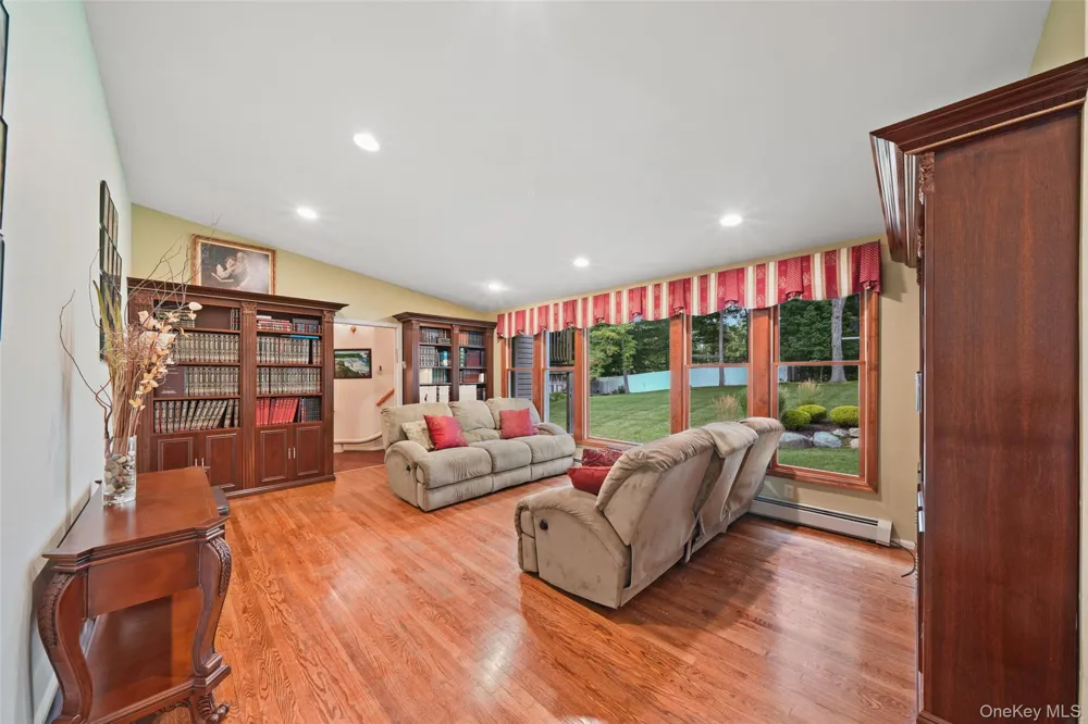 6 Orchard Hill Drive Monsey, NY 10952