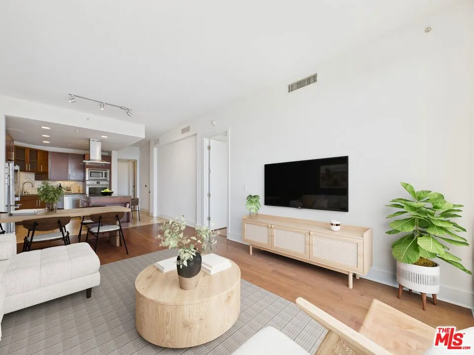 10700 Wilshire Boulevard #706 Los Angeles, CA 90024