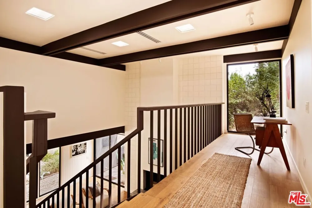 5649 Valley Oak Drive Los Angeles, CA 90068