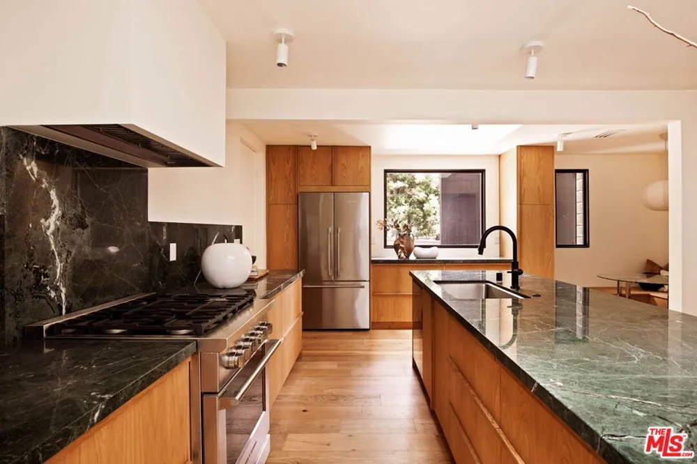 5649 Valley Oak Drive Los Angeles, CA 90068