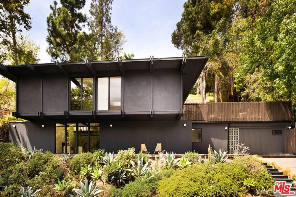 5649 Valley Oak Drive Los Angeles, CA 90068