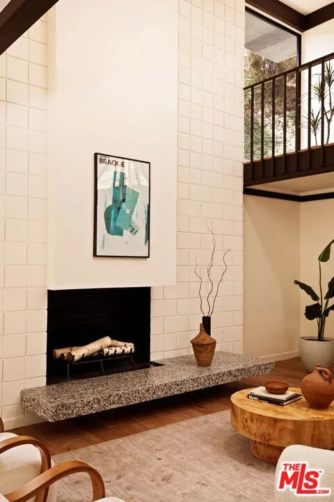 5649 Valley Oak Drive Los Angeles, CA 90068