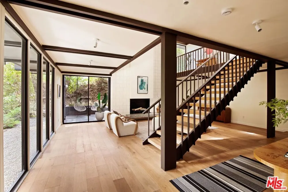 5649 Valley Oak Drive Los Angeles, CA 90068