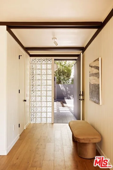 5649 Valley Oak Drive Los Angeles, CA 90068