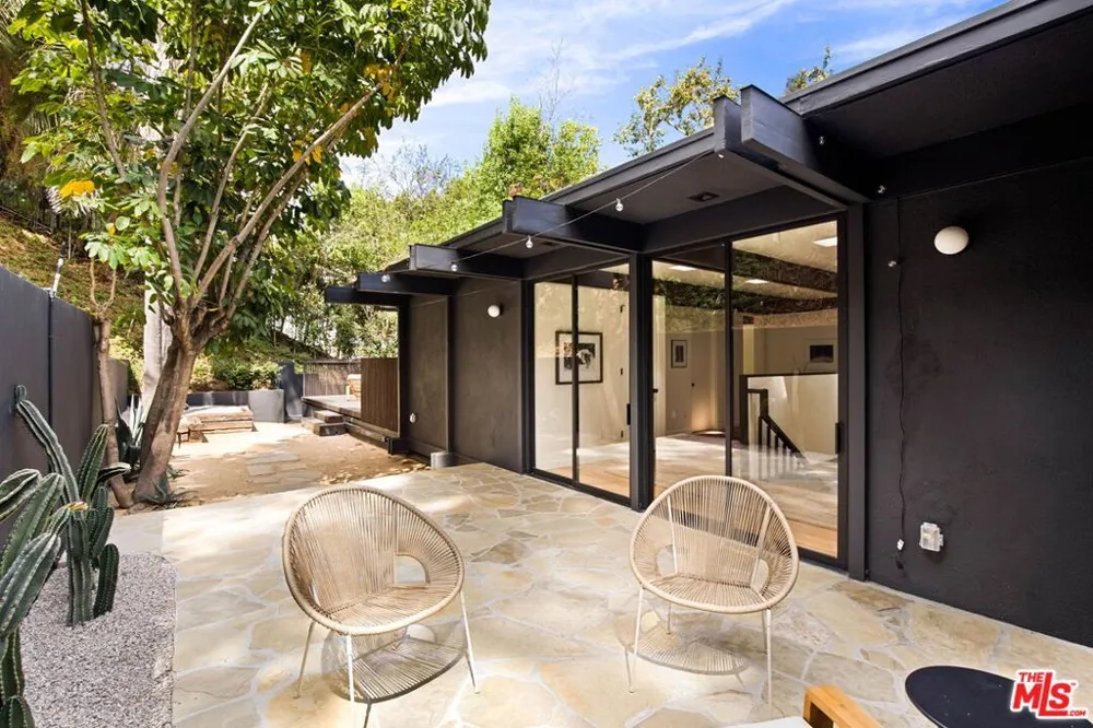 5649 Valley Oak Drive Los Angeles, CA 90068