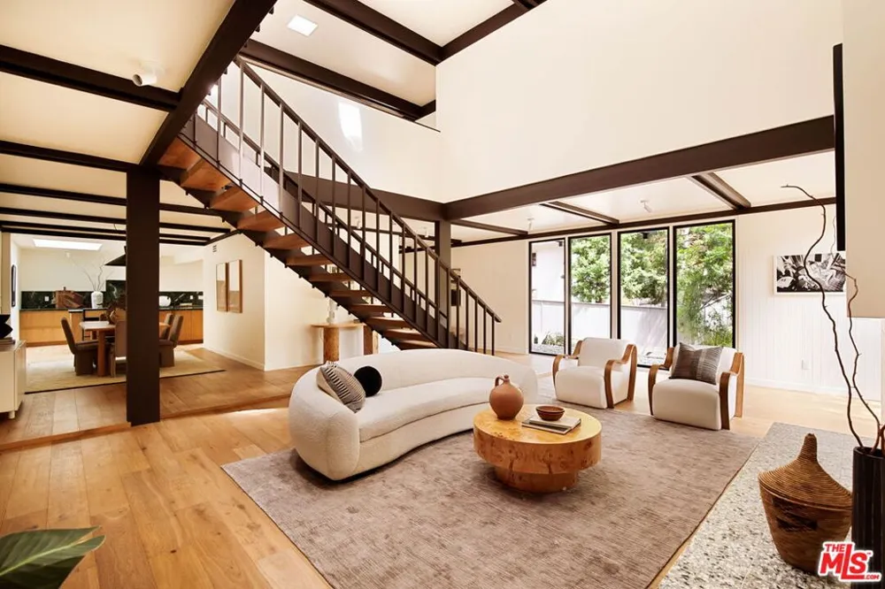 5649 Valley Oak Drive Los Angeles, CA 90068