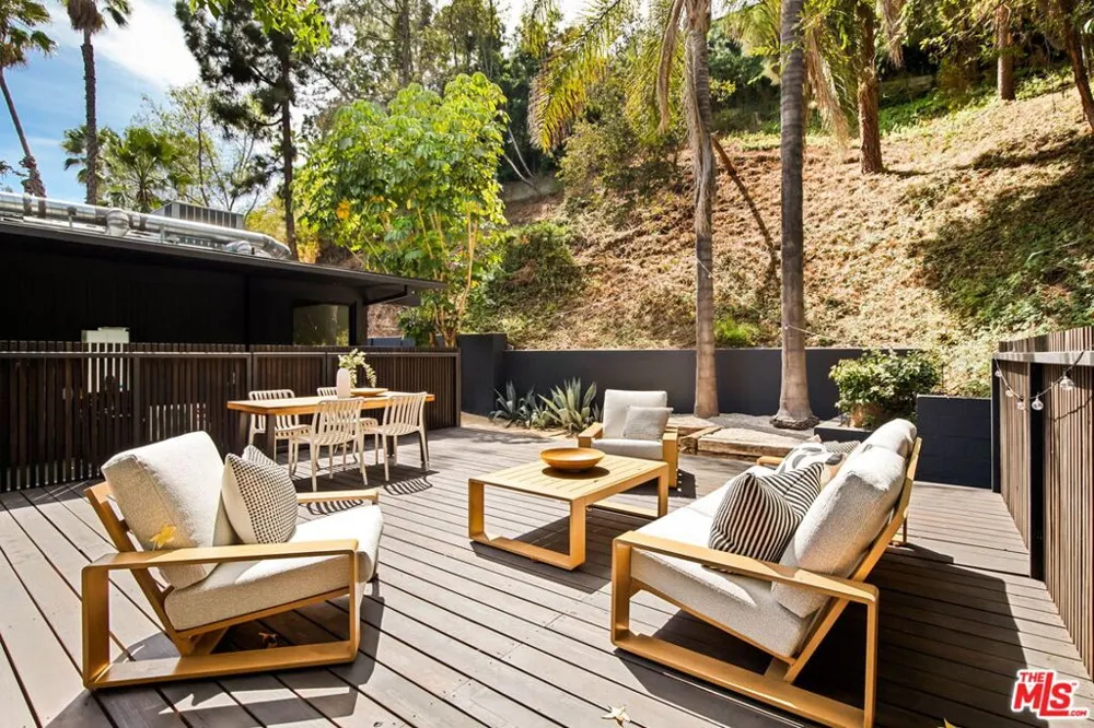 5649 Valley Oak Drive Los Angeles, CA 90068