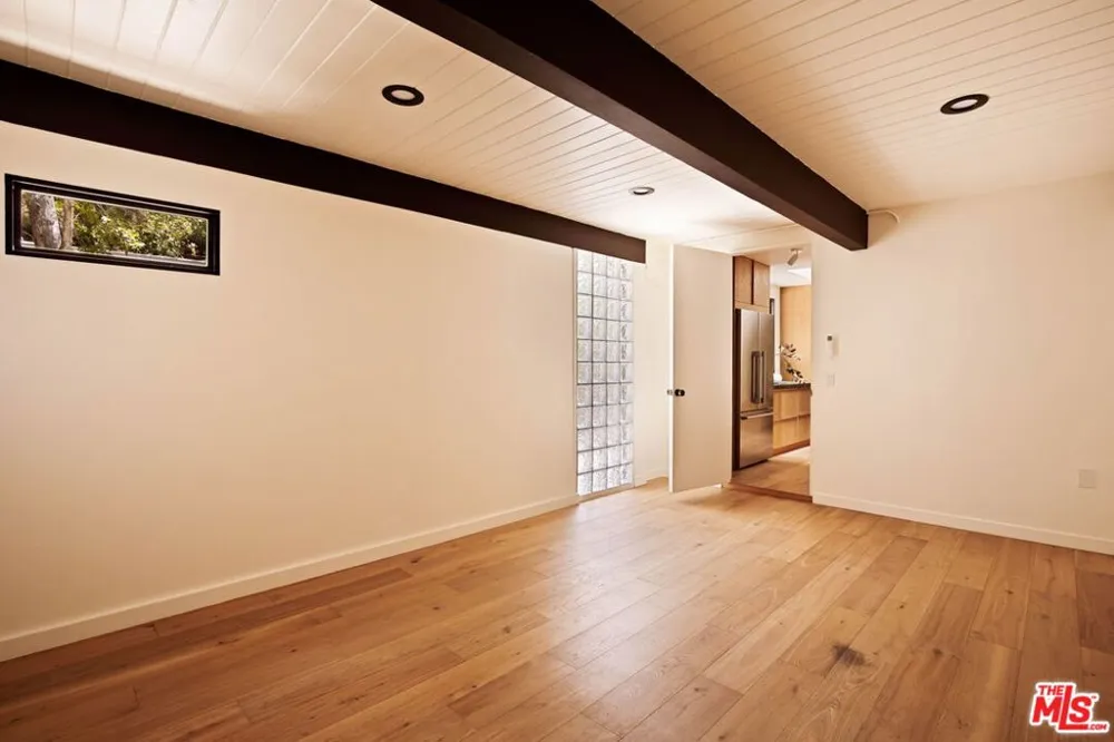 5649 Valley Oak Drive Los Angeles, CA 90068