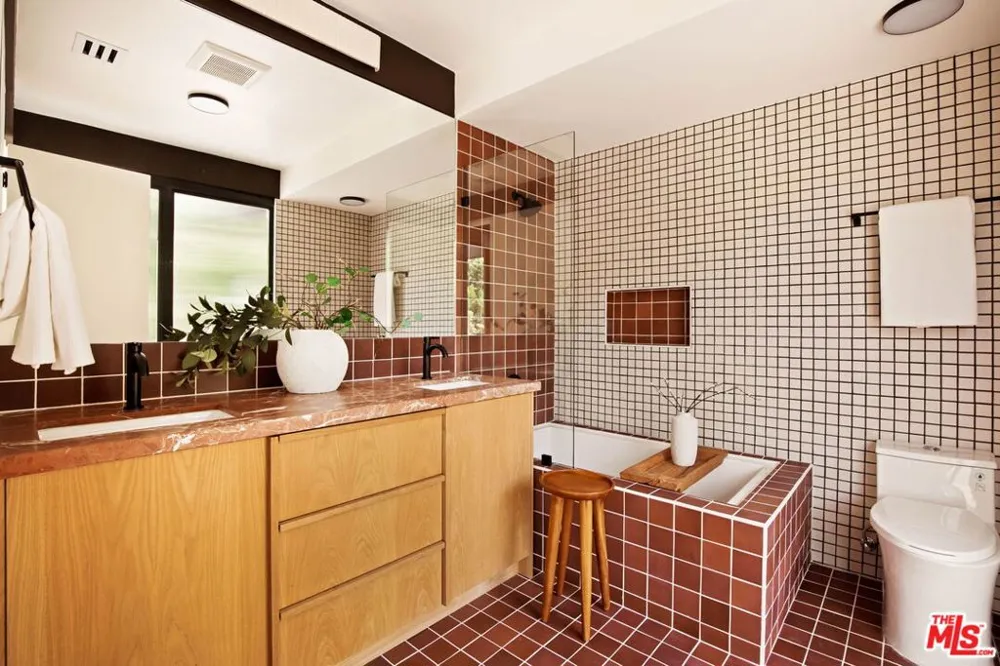 5649 Valley Oak Drive Los Angeles, CA 90068