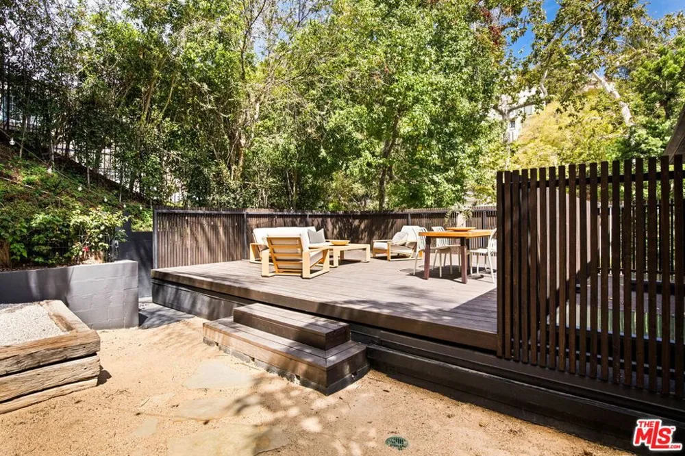 5649 Valley Oak Drive Los Angeles, CA 90068