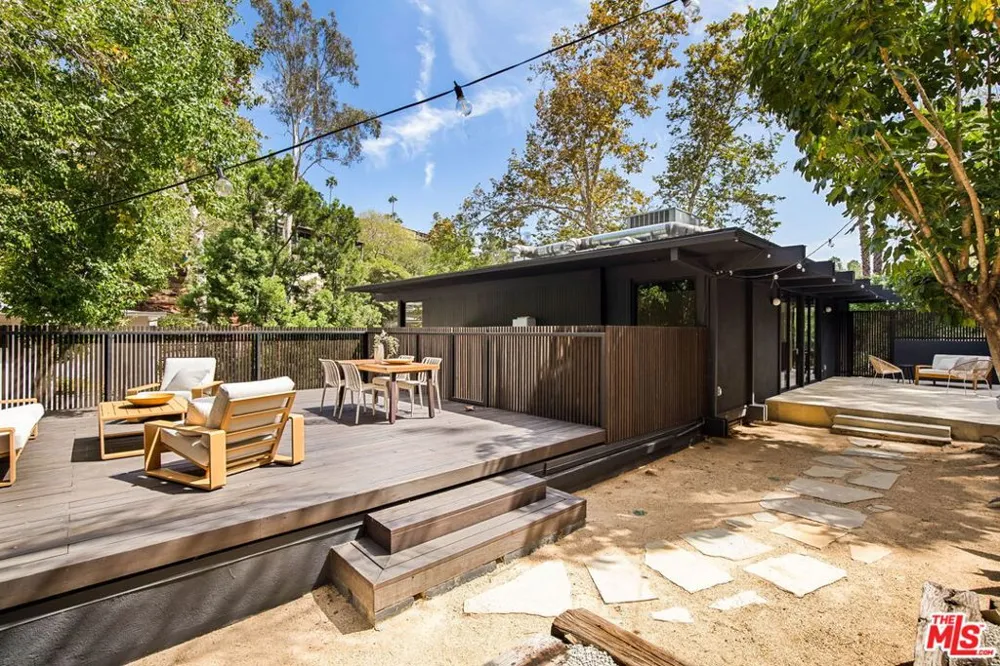 5649 Valley Oak Drive Los Angeles, CA 90068