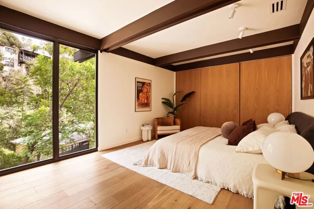 5649 Valley Oak Drive Los Angeles, CA 90068