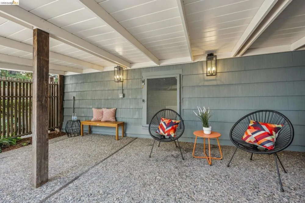 25 Manor Dr Piedmont, CA 94611