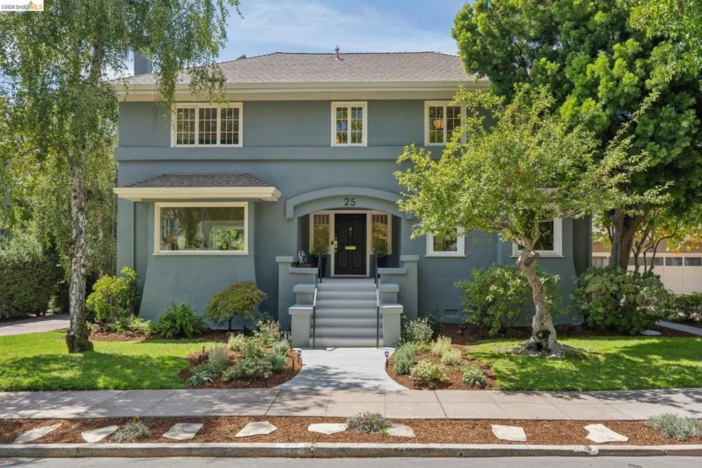 25 Manor Dr Piedmont, CA 94611
