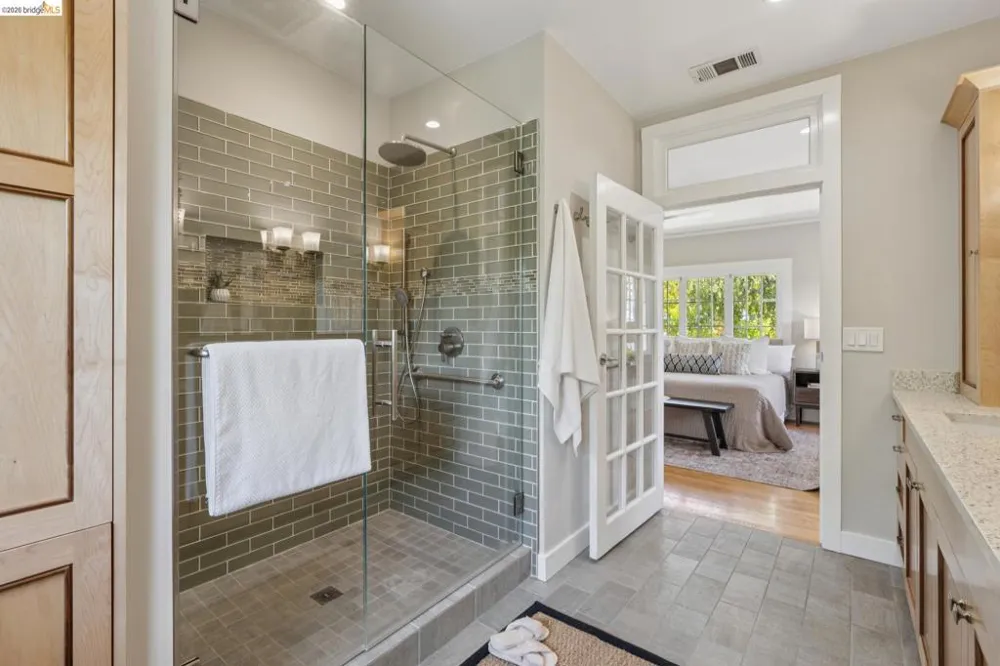 25 Manor Dr Piedmont, CA 94611