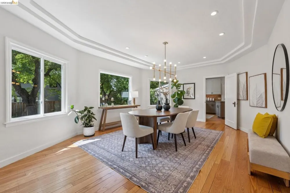 25 Manor Dr Piedmont, CA 94611