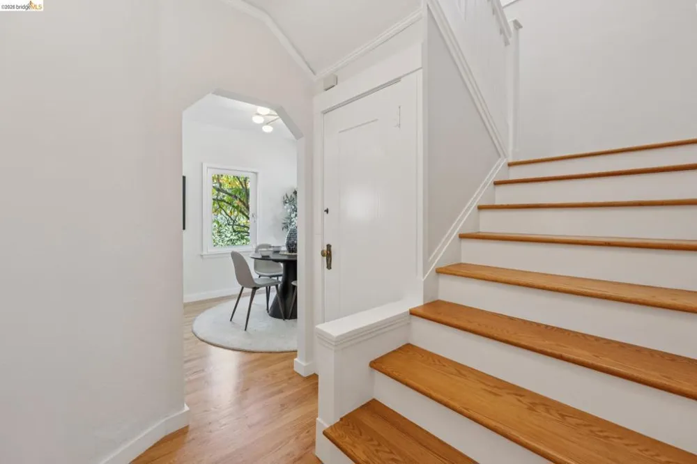 25 Manor Dr Piedmont, CA 94611