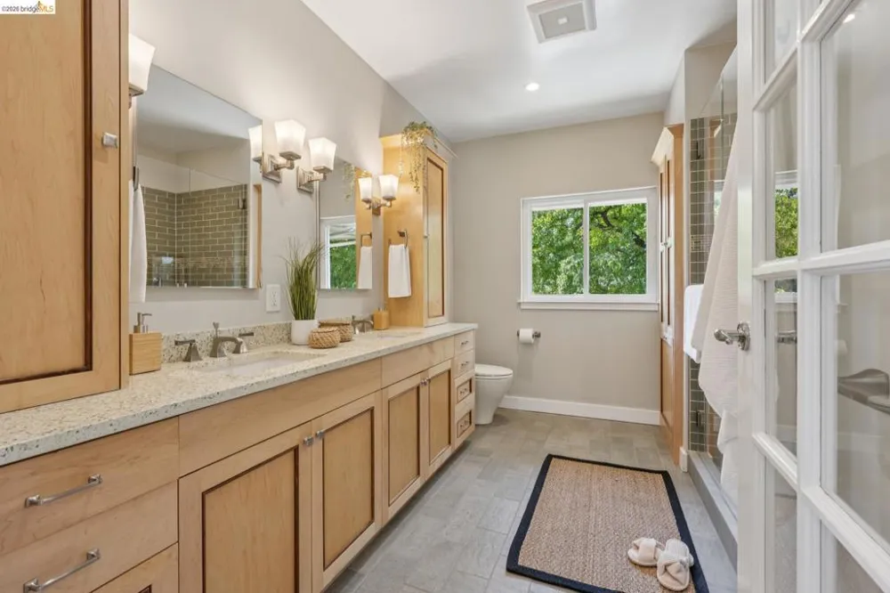 25 Manor Dr Piedmont, CA 94611