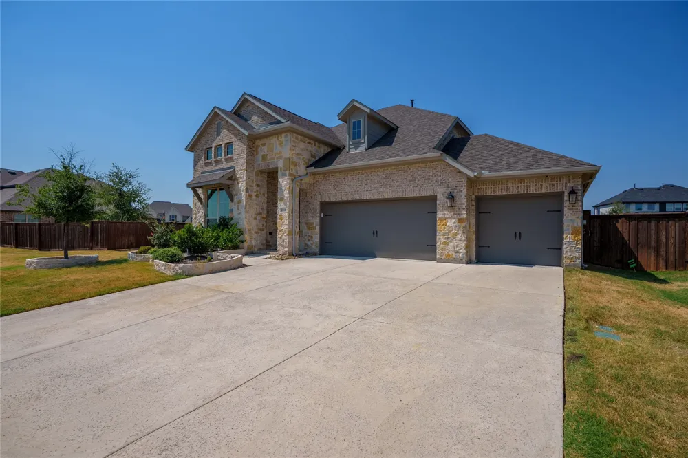 2116 Roquette Drive Haslet, TX 76052