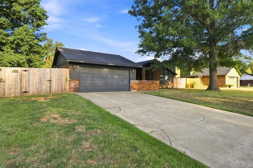 303 E Gawf Lane Muskogee, OK 74403