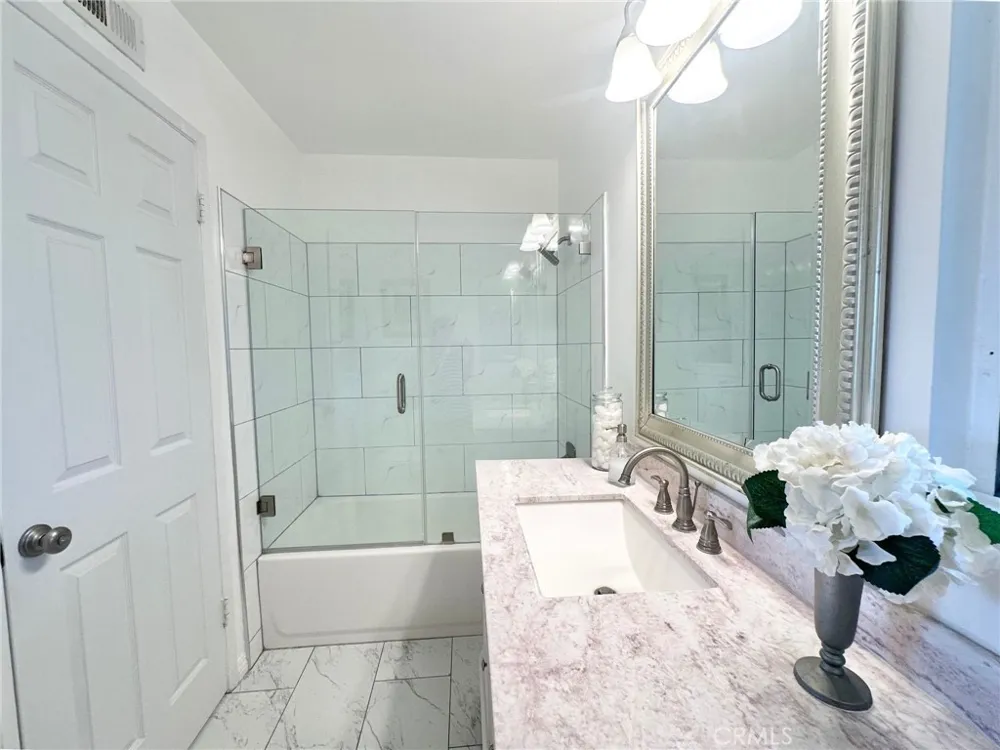 26261 Veva Way Calabasas, CA 91302