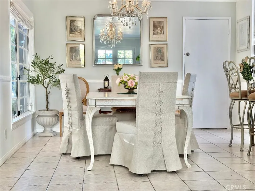 26261 Veva Way Calabasas, CA 91302