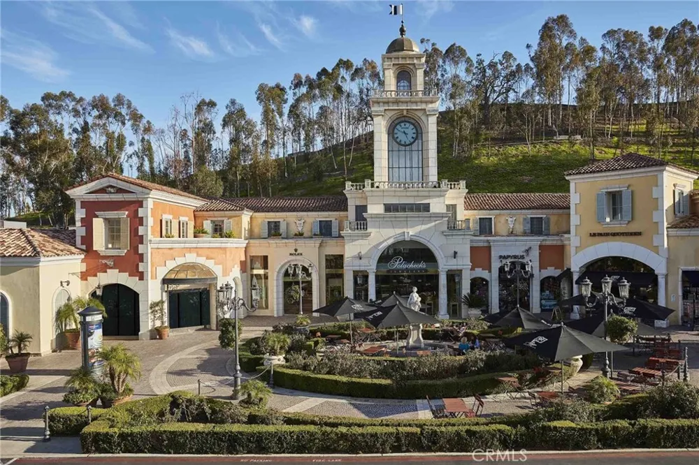 26261 Veva Way Calabasas, CA 91302