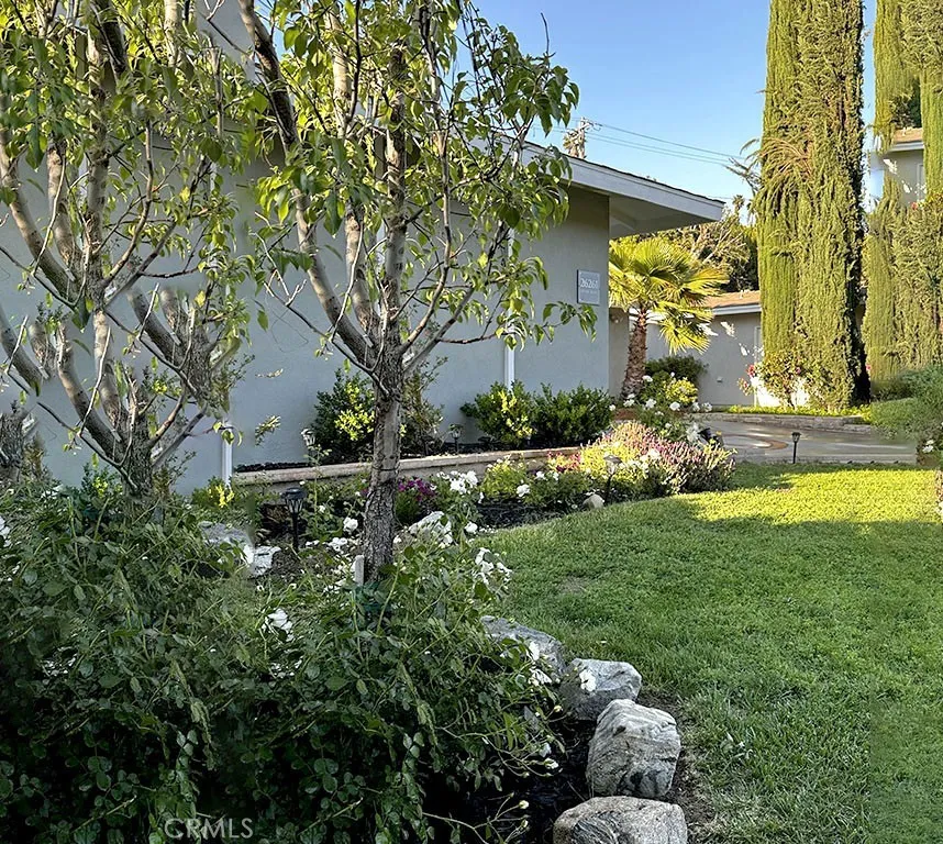26261 Veva Way Calabasas, CA 91302