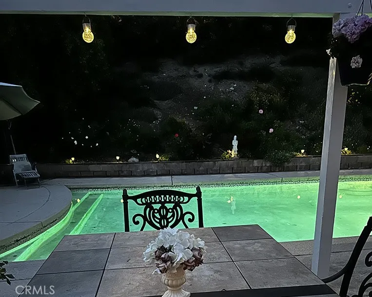 26261 Veva Way Calabasas, CA 91302