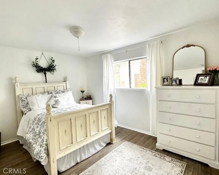 26261 Veva Way Calabasas, CA 91302