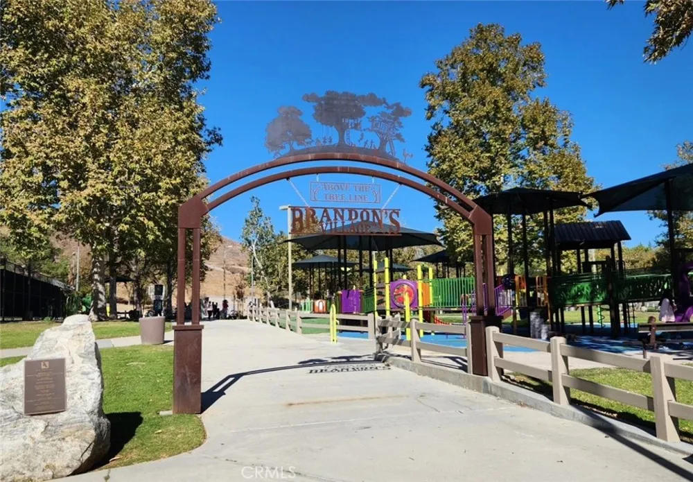 26261 Veva Way Calabasas, CA 91302