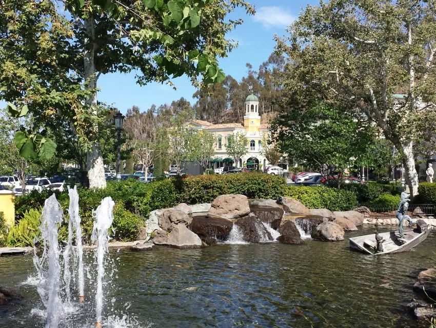 26261 Veva Way Calabasas, CA 91302