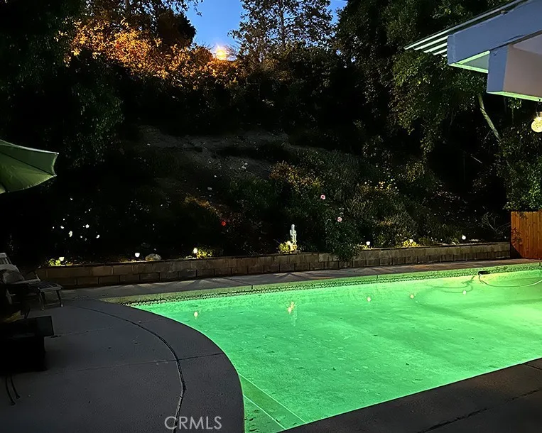 26261 Veva Way Calabasas, CA 91302