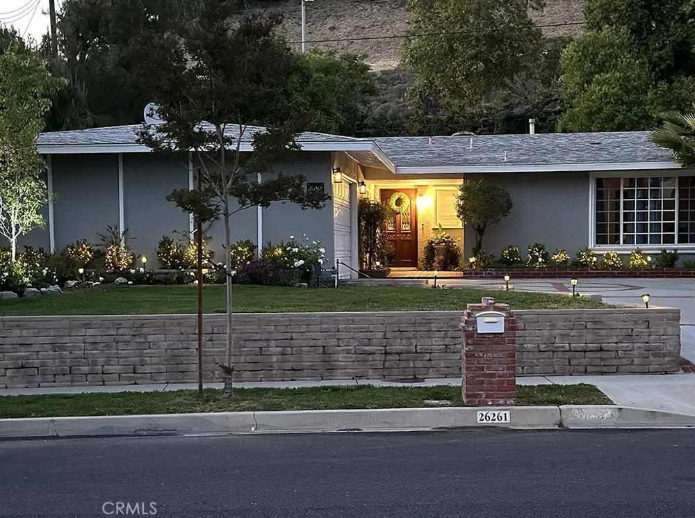 26261 Veva Way Calabasas, CA 91302