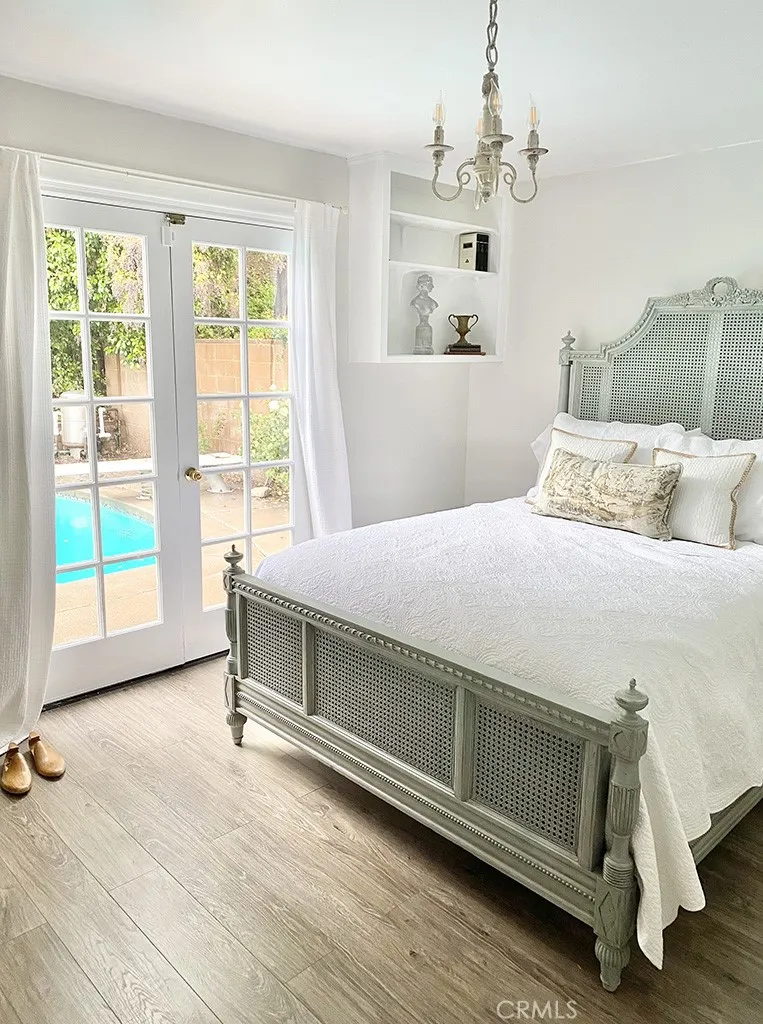 26261 Veva Way Calabasas, CA 91302