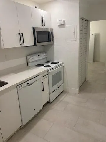 3123 OAKLAND SHORES DRIVE #D207 Oakland Park, FL 33309