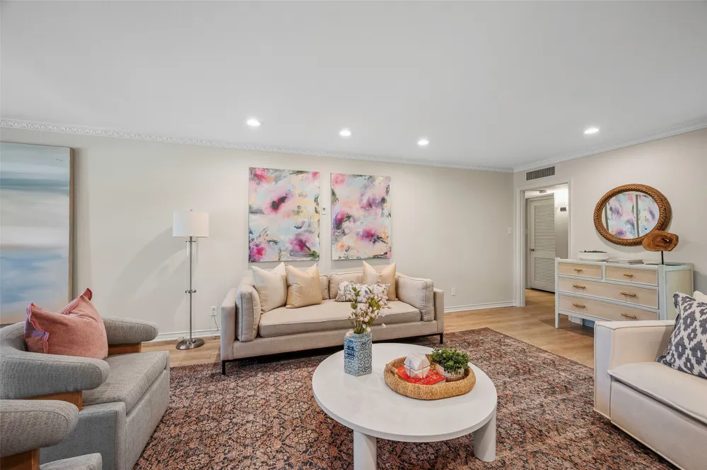 6226 Bandera Avenue #C Dallas, TX 75225