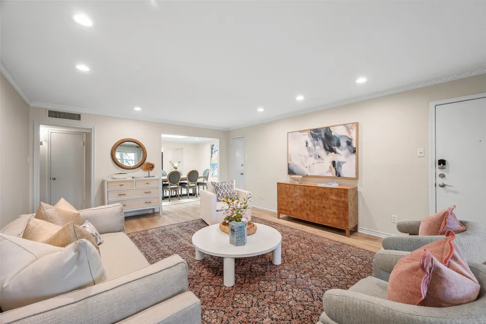 6226 Bandera Avenue #C Dallas, TX 75225