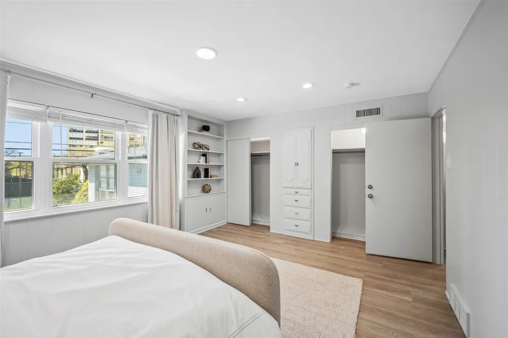 6226 Bandera Avenue #C Dallas, TX 75225