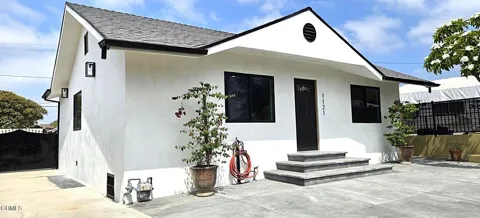 1121 La Puerta Street