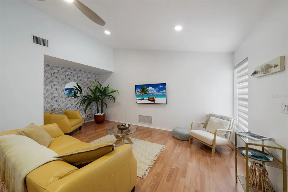 643 MOBILE ROAD Venice, FL 34293