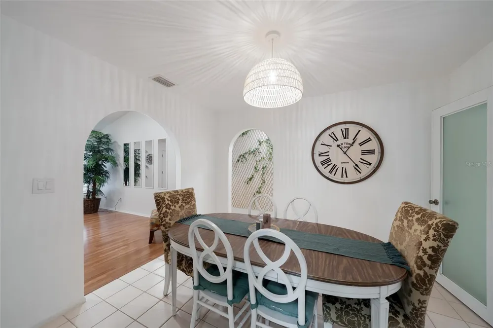 643 MOBILE ROAD Venice, FL 34293
